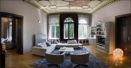Ein aus 12 Einzelbildern digital zusammengesetztes 180° Panorama. (Auftragsarbeit für "Wohndesign Villa Salzburg" in Dresden. Einzelbild aus einer Impressionsreihe.)