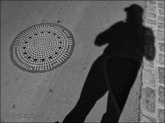 title: "Wegesrandnotitz" | "Sidewalk stories" © by Bildermann.de 2013 (made by SAMSUNG Galaxy S4 zoom)