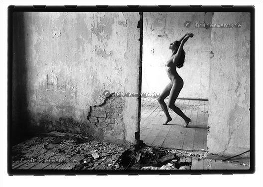 künstlerische Aktfotografie mit Titel: "Sabine Knast" von Bildermann.de, Dresden/Germany